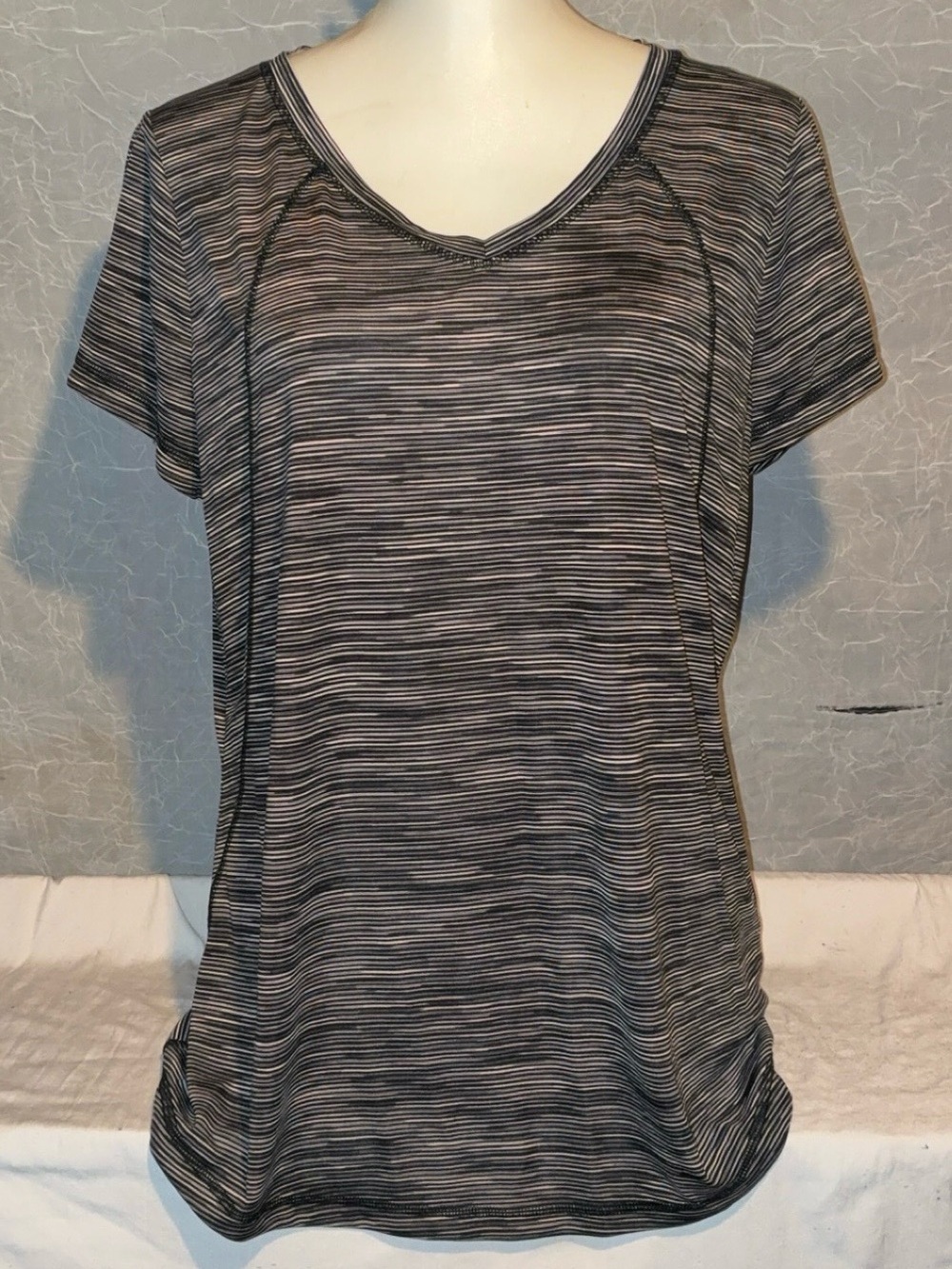 Xersion Semi Fit Athletic Tee Size Large Black & White Space Dye